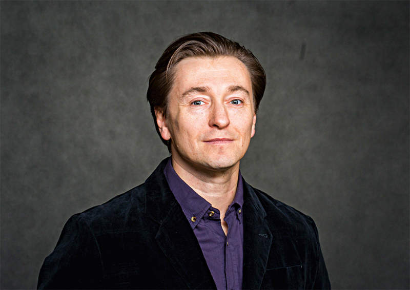 Сергей Безруков, художественный руководитель Московского Губернского театра, режиссёр и исполнитель роли Ивана Петровича Войницкого