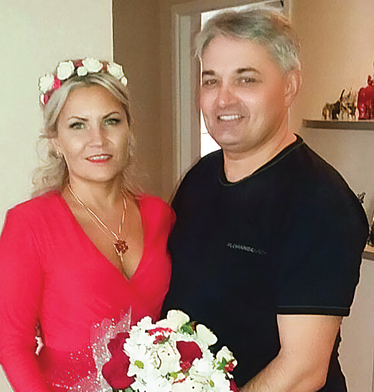 «Выражаю благодарность своему мужу – Олегу Будяеву за поддержку и поздравляю его с днём рождения!»